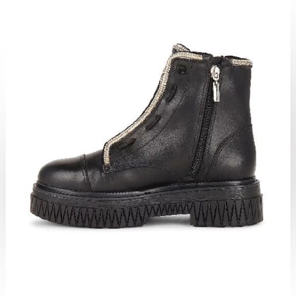 Amirah Bootie
Schutz - Picture 5 of 11